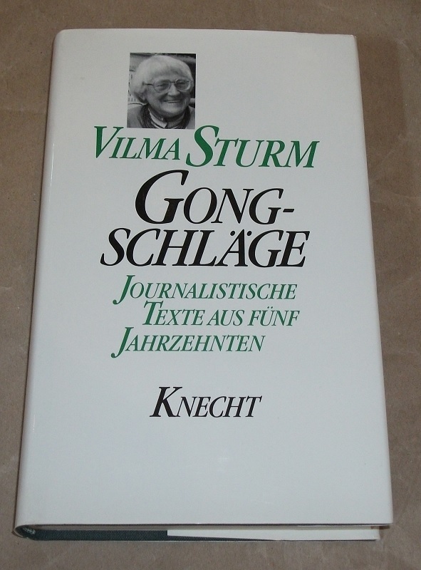 Sturm, Gongschläge.