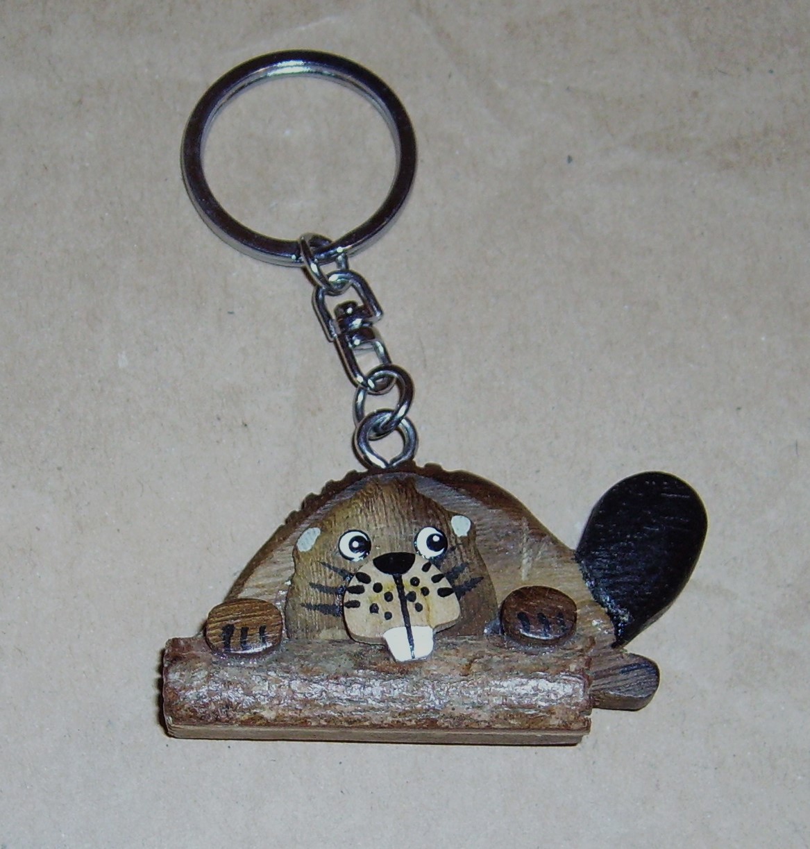 Schlüsselanhänger Biber nagend 1, Holz.