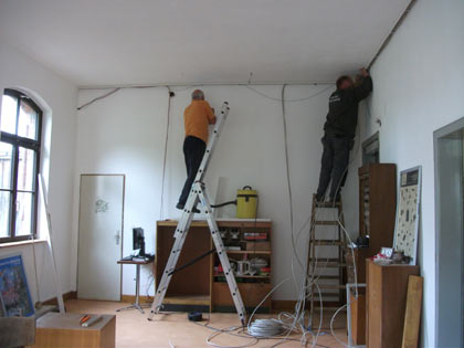 Bei der Elektroinstallation (S. Diehl)